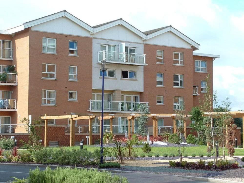 Century Wharf Apartments By Urban Space Cardiff Exterior photo